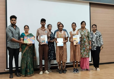 Different in age, one in aim—they brought laurels together like a single flame!